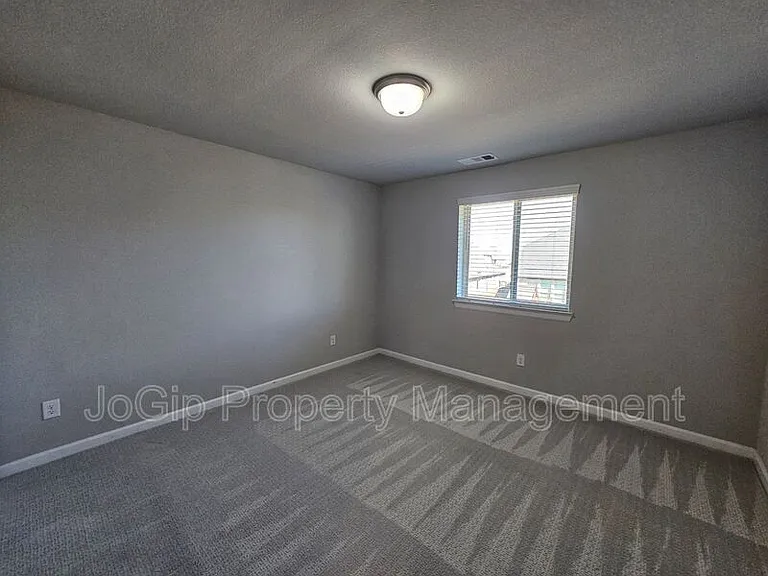 1740 Jamestown Dr — Photo 65