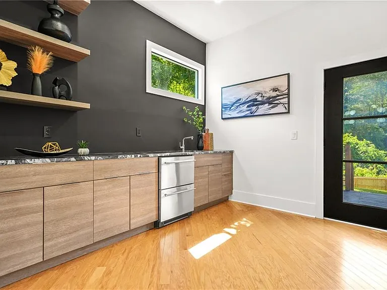 2186 Park Ter — Photo 14