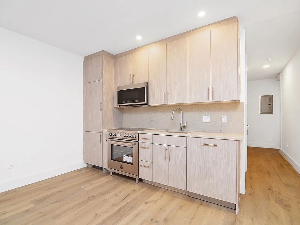1st image of 241 W 20th St APT 2