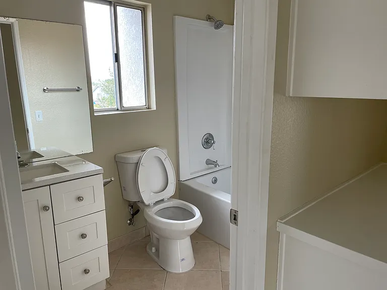 2805 W Majestic Ave — Photo 9