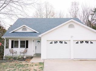 102 Cedar Park Dr, Linn, MO 65051