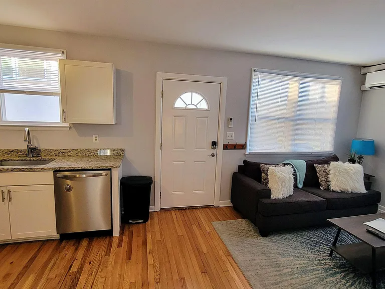 1511 E High St #1 — Photo 13