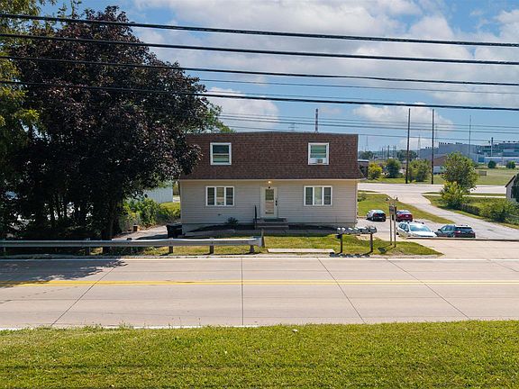 3rd image of 1033 Valley Dr