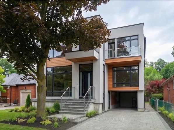 98 Ferris Rd, Toronto, ON M4B 1G4