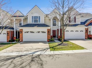 29340 Douglas Dr #1, Novi, MI 48377