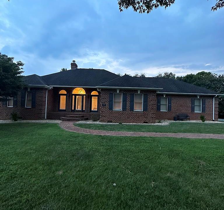 1st image of 290 Burch Dr