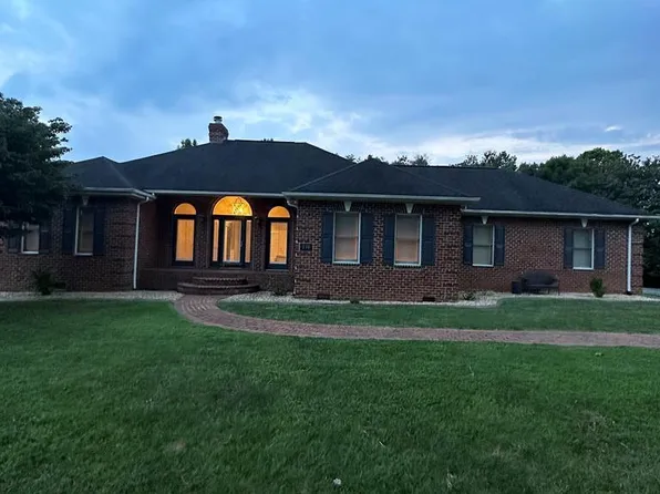 290 Burch Dr, Martinsville, VA 24112