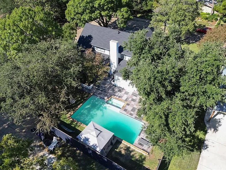 3608 Courtdale Dr — Photo 40