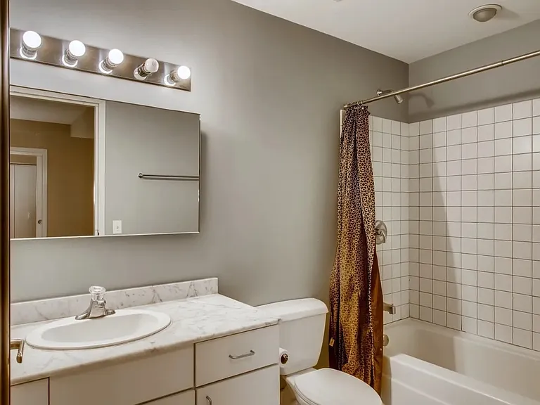 5 N Wabash Ave #1401 — Photo 14