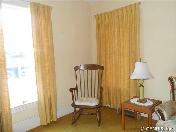 5th image of 256 N Pleasant St
