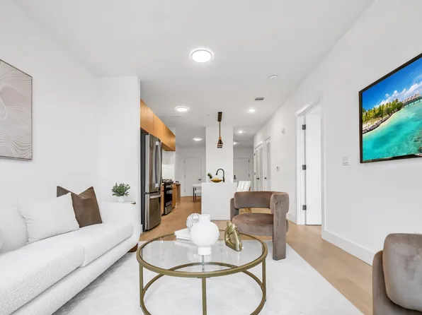 649 38th Street image 14 of 28