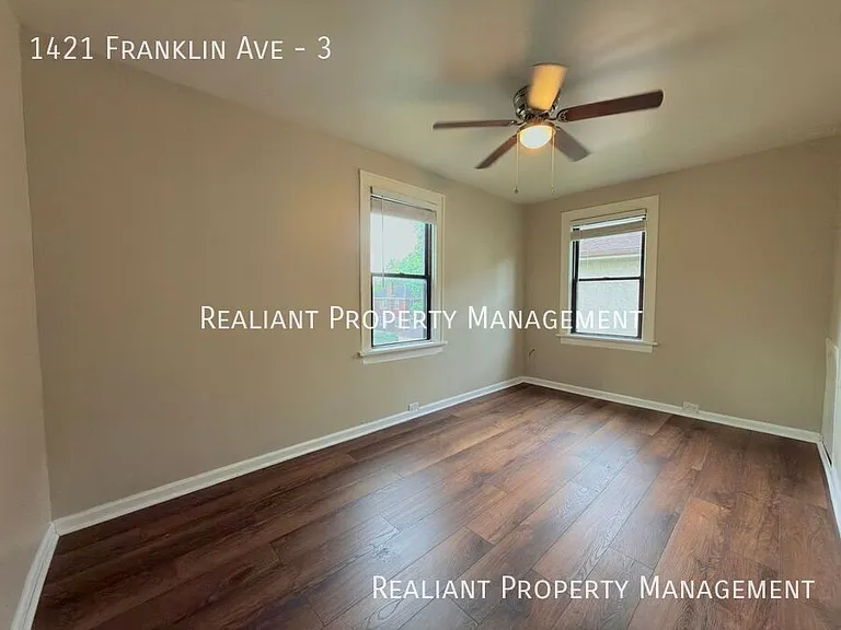 1421 Franklin Ave #3 — Photo 8