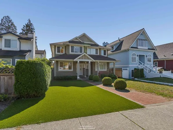 247 E 19th St, North Vancouver, BC V7L 2Z1