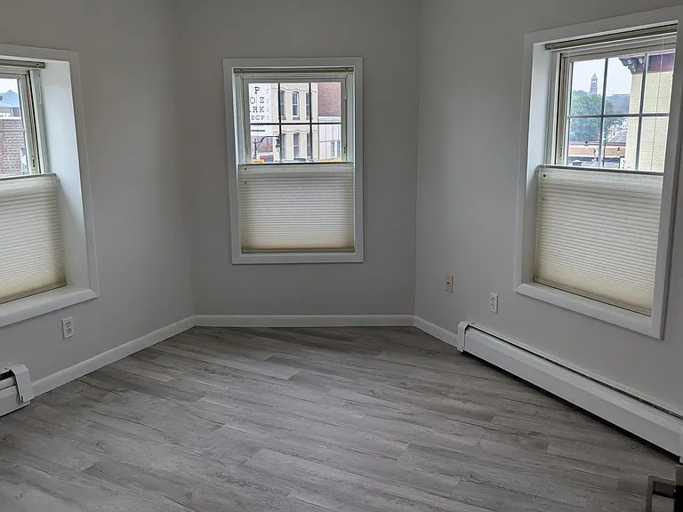 3 Cedar St #6 — Photo 10