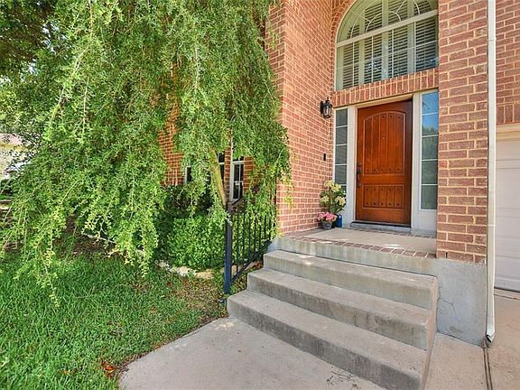 2nd image of 3990 Lord Byron Cir