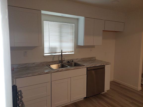 5th image of 2240 Eloise Ave #4