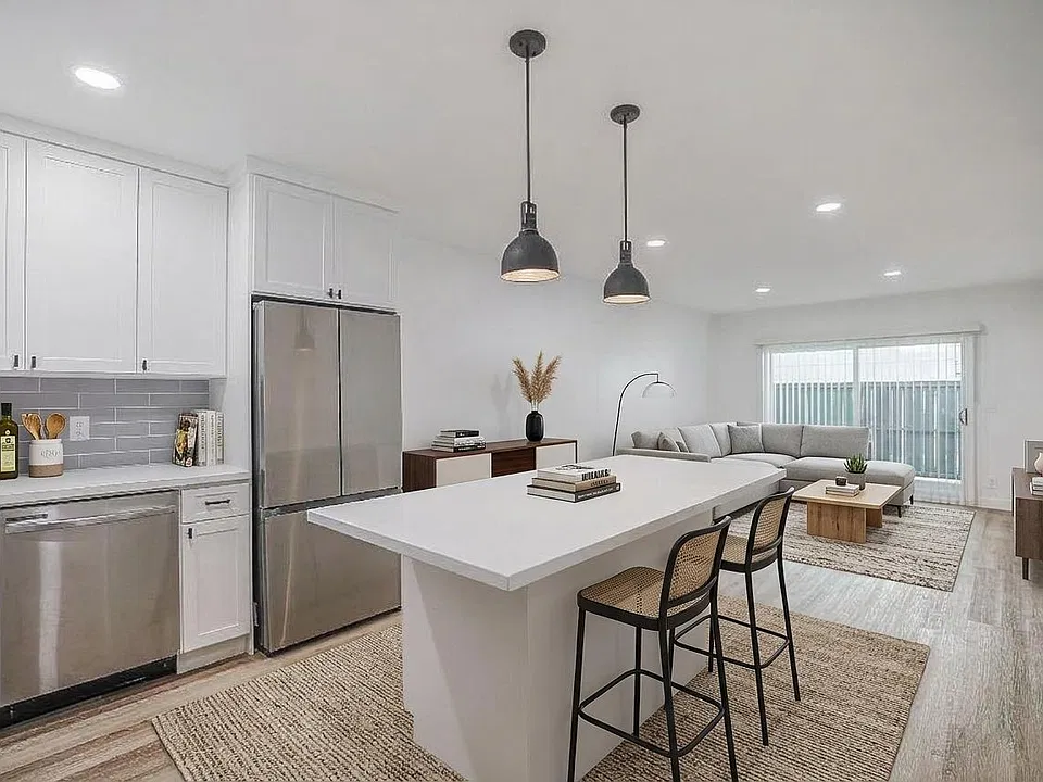 San Pasqual Apartments