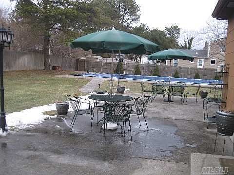 COUNTRY CLUB YARD
