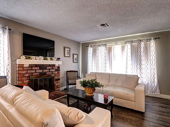 3rd image of 1408 S Christy Ln