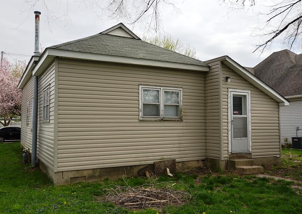 2nd image of 752 Myrtle Ave