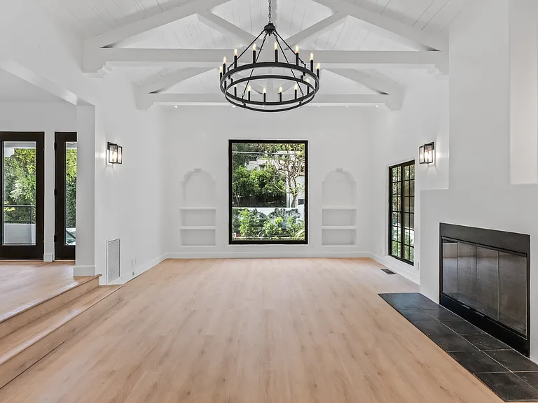 1800 Benedict Canyon Dr — Photo 9