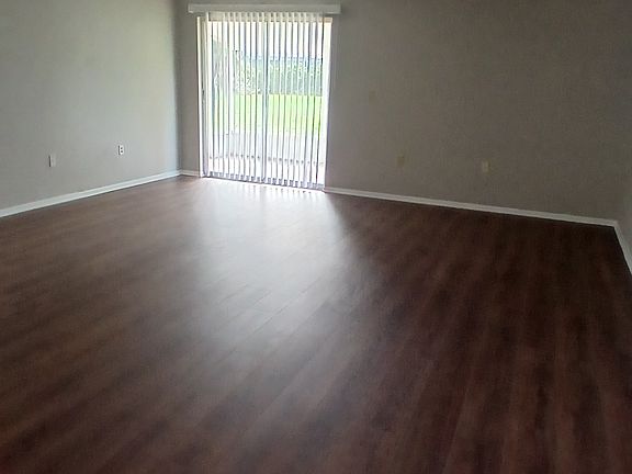 5th image of 1374 Giles Ave