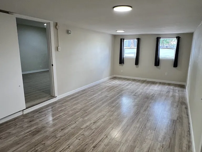 720 E Main St — Photo 9