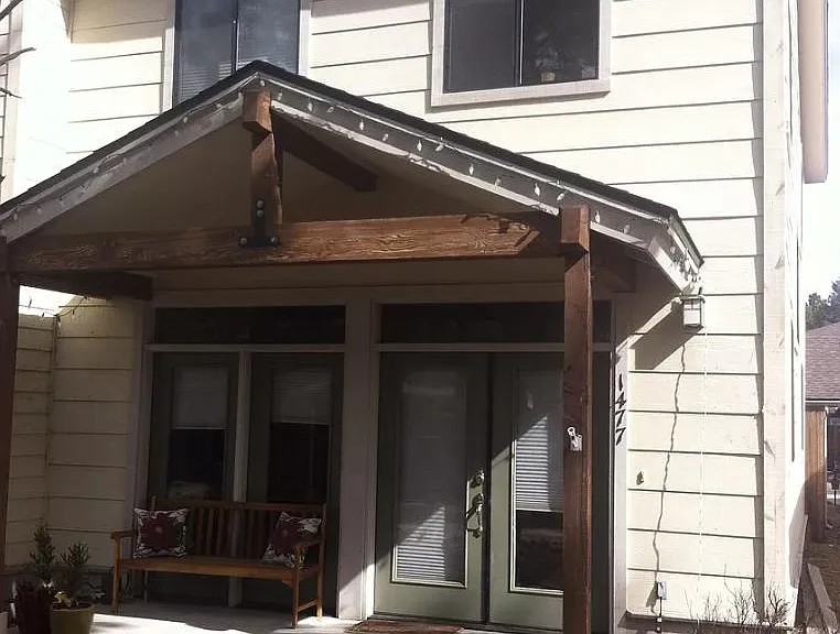 1477 E Turney Dr — Photo 1