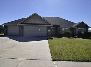 7006 Overland Dr, Siloam Springs, AR 72761