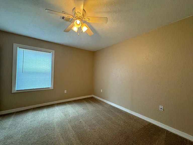3432 NW Lincoln Ave — Photo 10