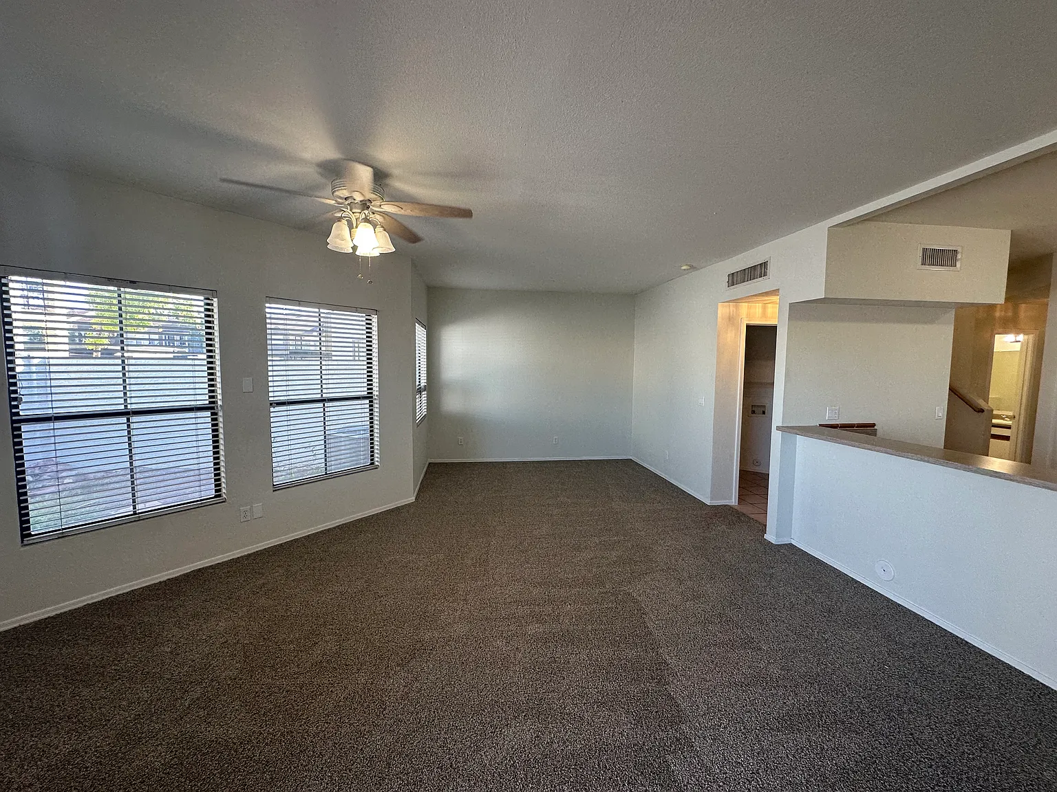 280 S Elizabeth Way — Photo 2