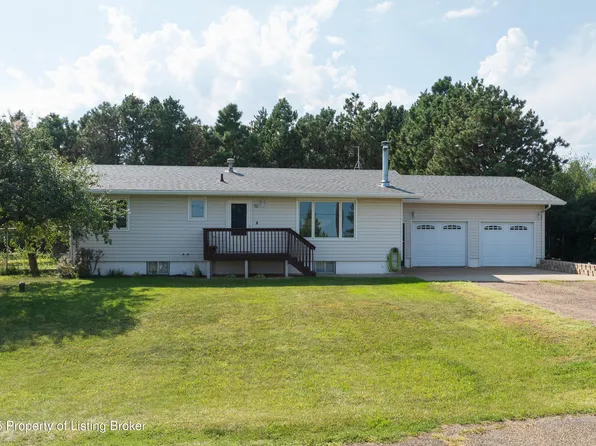 52 27th Ave SW, Dickinson, ND 58601