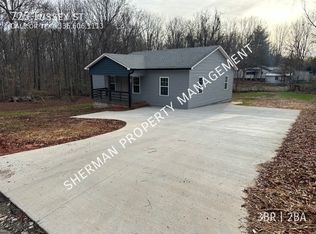 725 Tussey St, Lexington, NC 27292