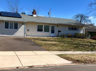 51 Valley Rd, Levittown, PA 19057