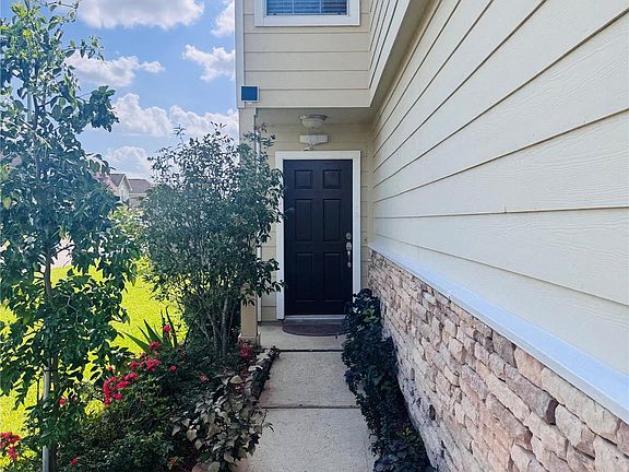 3rd image of 10803 Waterfern Ct