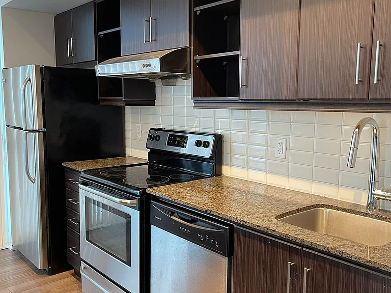 160 Vanderhoof Ave #1605 — Photo 3