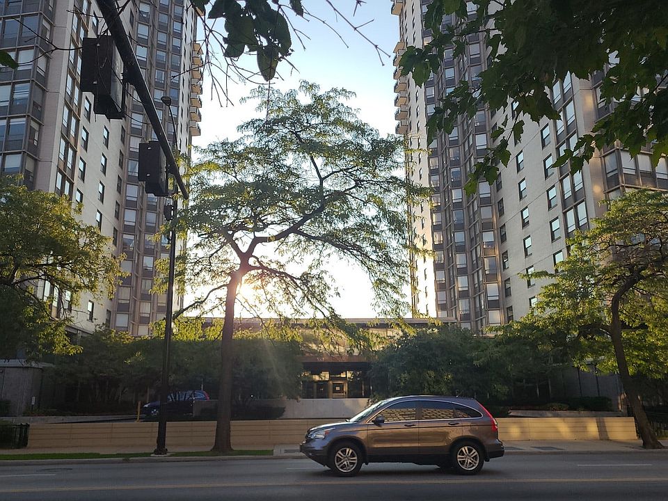 2nd image of 5701 N Sheridan Rd APT 29L