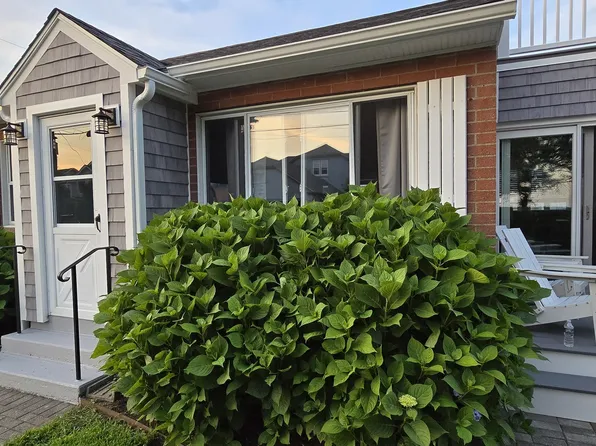 24 West Shore Drive, Old Saybrook, CT 06475