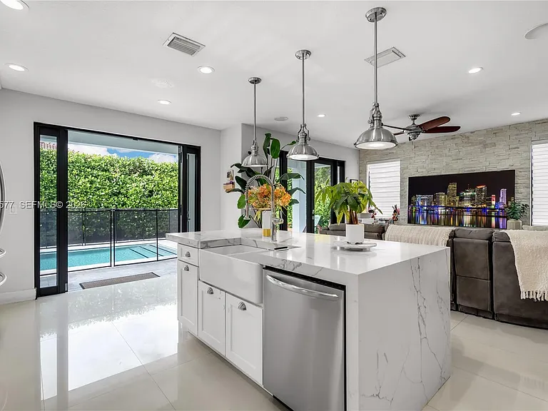 15011 SW 11th St — Photo 15