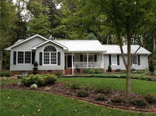 1047 Old Forest Ct, Asheboro, NC 27205