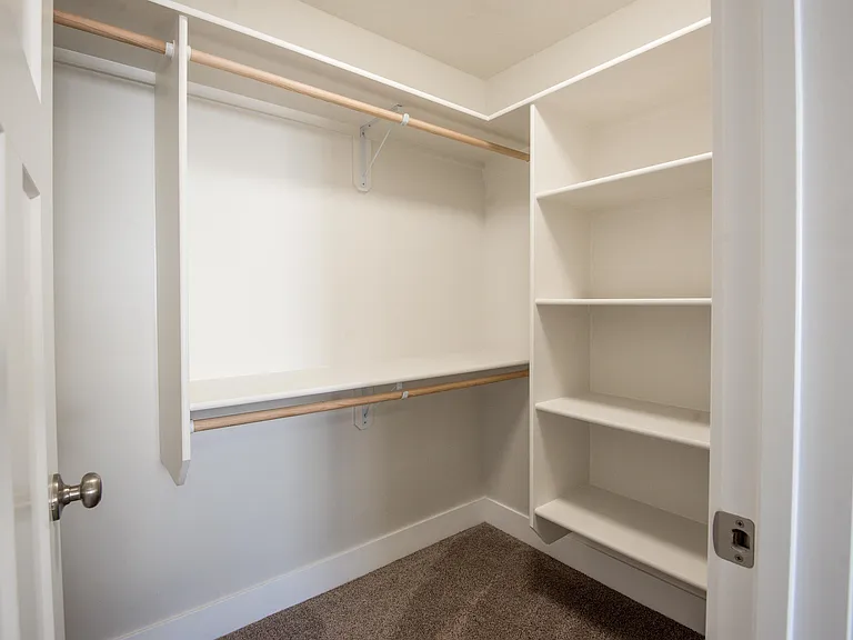 811 NW 21st St #811 — Photo 10