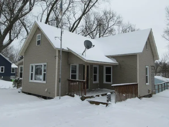 110 E 9th St, Neillsville, WI 54456