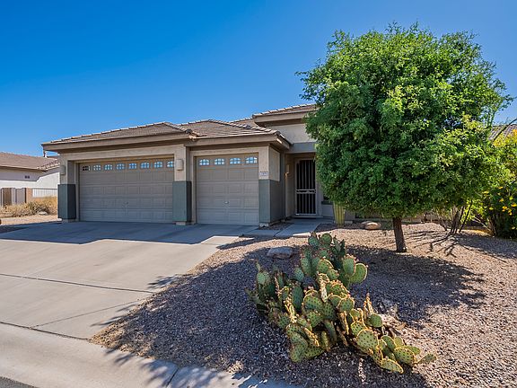 3rd image of 2505 N Raven Cir