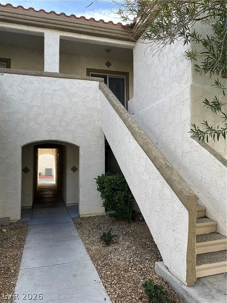Building Photo - 6804 Indian Chief Dr #202