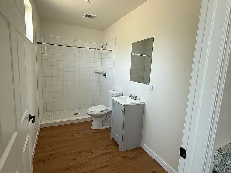 248 N 1st St #4 — Photo 6