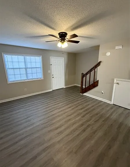704 Fieldcrest Cir — Photo 8