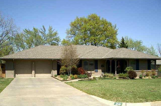 1st image of 1241 N Glenbrook Dr