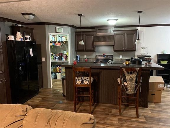 4th image of 637 King Richard Ct
