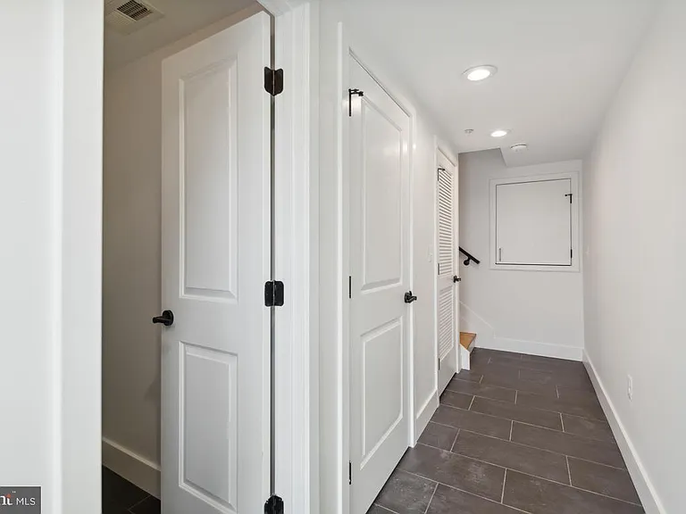 1207 Dellwood Ave — Photo 29