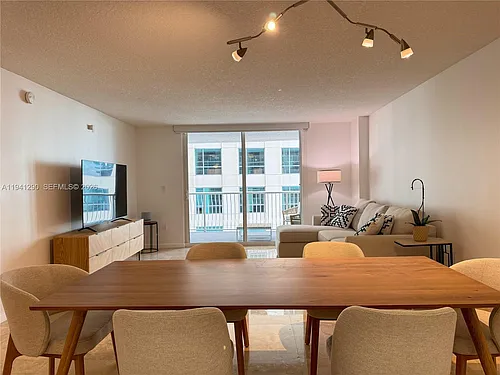 1200 Brickell Bay Dr #1708 Photo 1